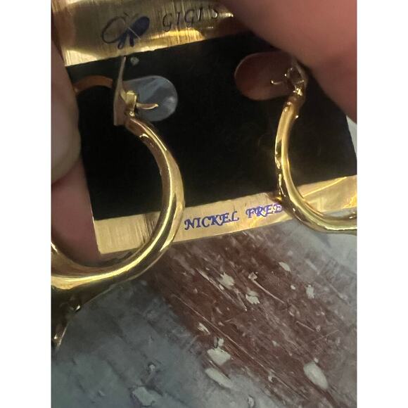 Gigi's Jewelry Golden Pierced Hoop Earrings Nickle Free Classic Retro Feminine - Picture 4 of 7